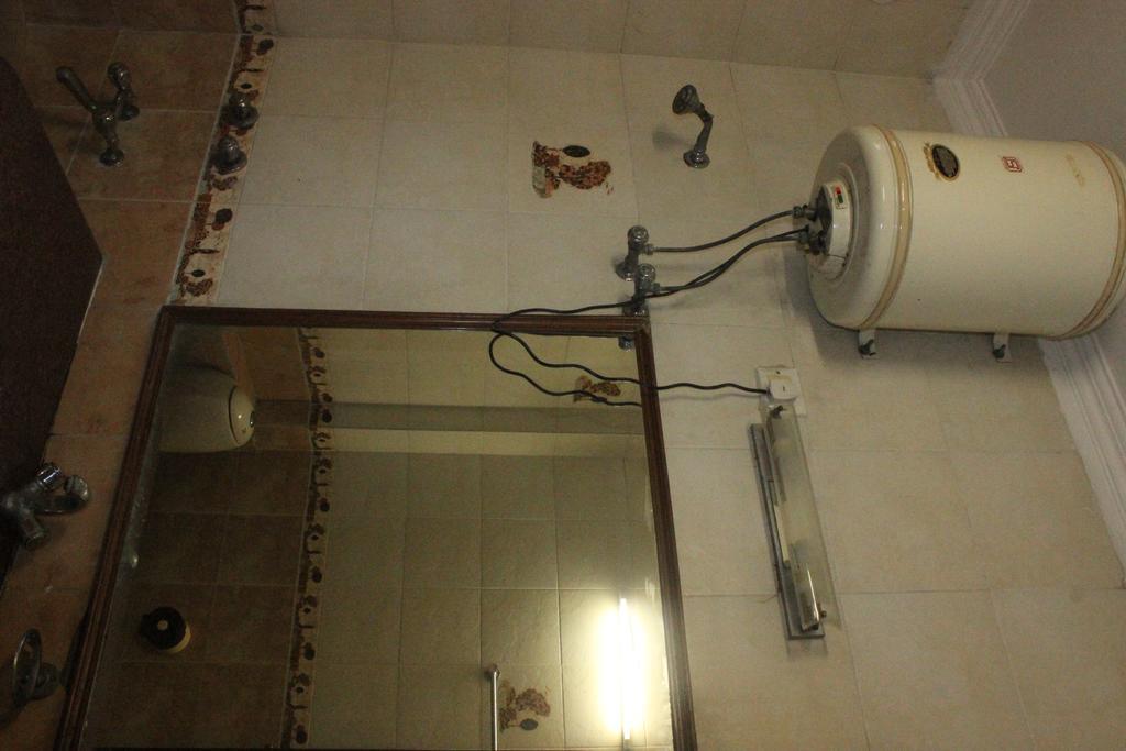 Hotel City Centre Inn Nizamuddin New Delhi Room photo